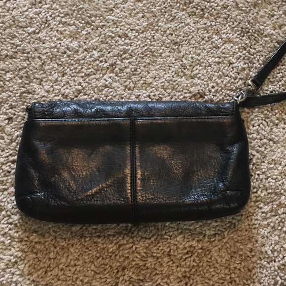 Authentic COACH leather wristlet & 2 dustbags - Picture 5 of 8
